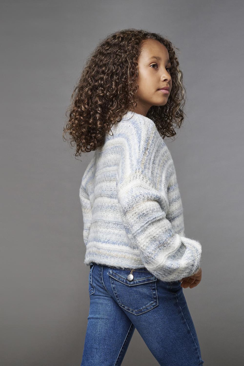 model_shot-back